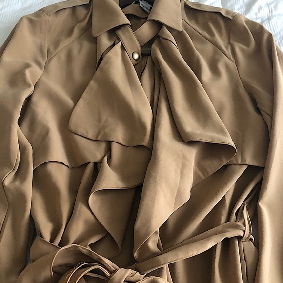 🍁 Glamorous Chic Waterfall Tan🍁 Long Jacket Like New 🍁 - Picture 5 of 16
